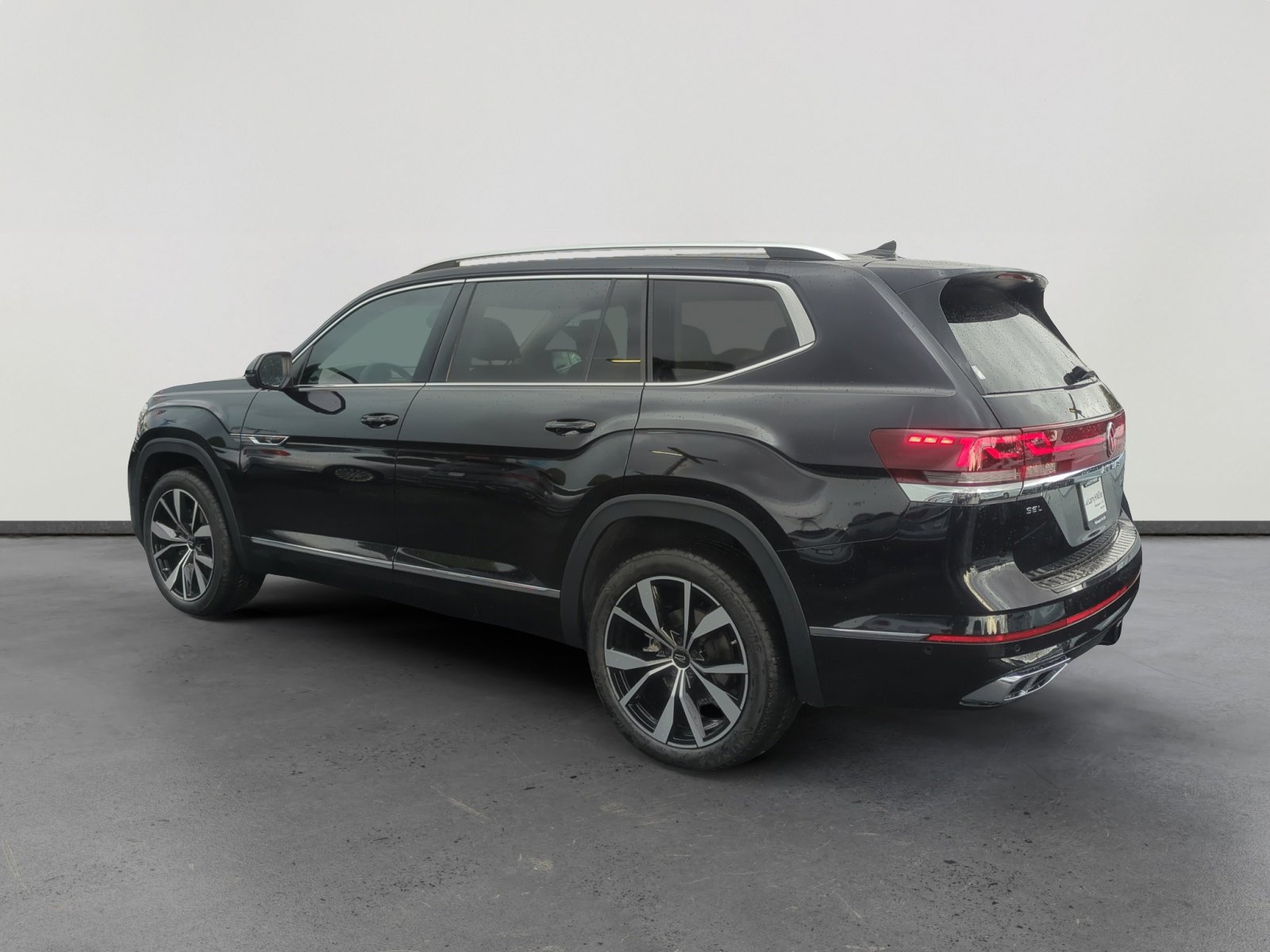 New 2026 Volkswagen Atlas SEL Premium R-Line image 3