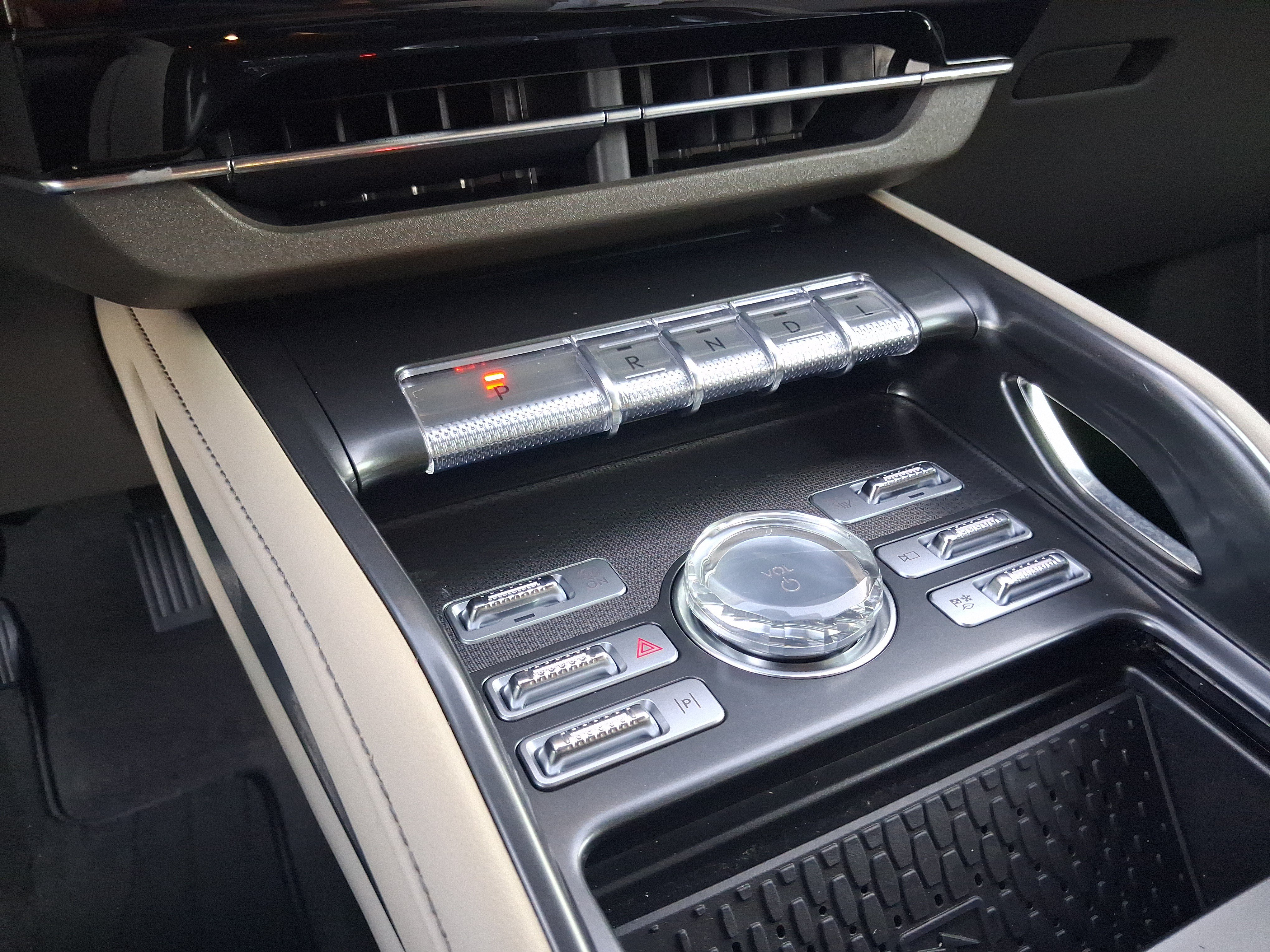 Certified 2025 Lincoln Nautilus Premier AWD/4WD image 20