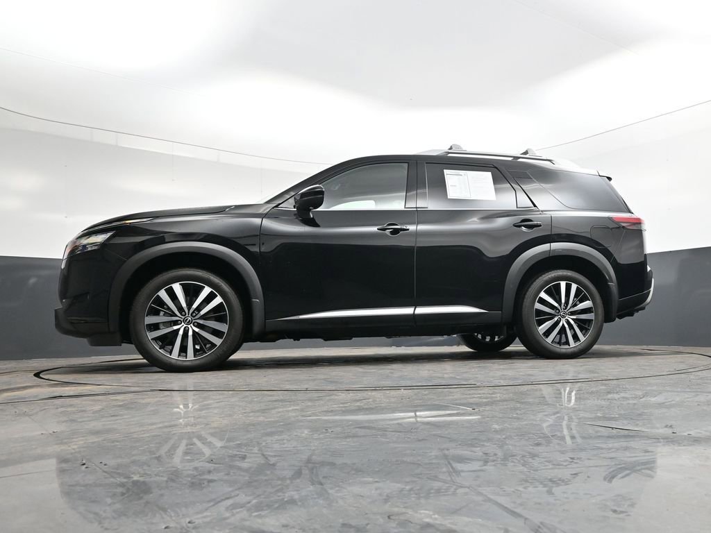 Used 2025 Nissan Pathfinder Platinum image 40