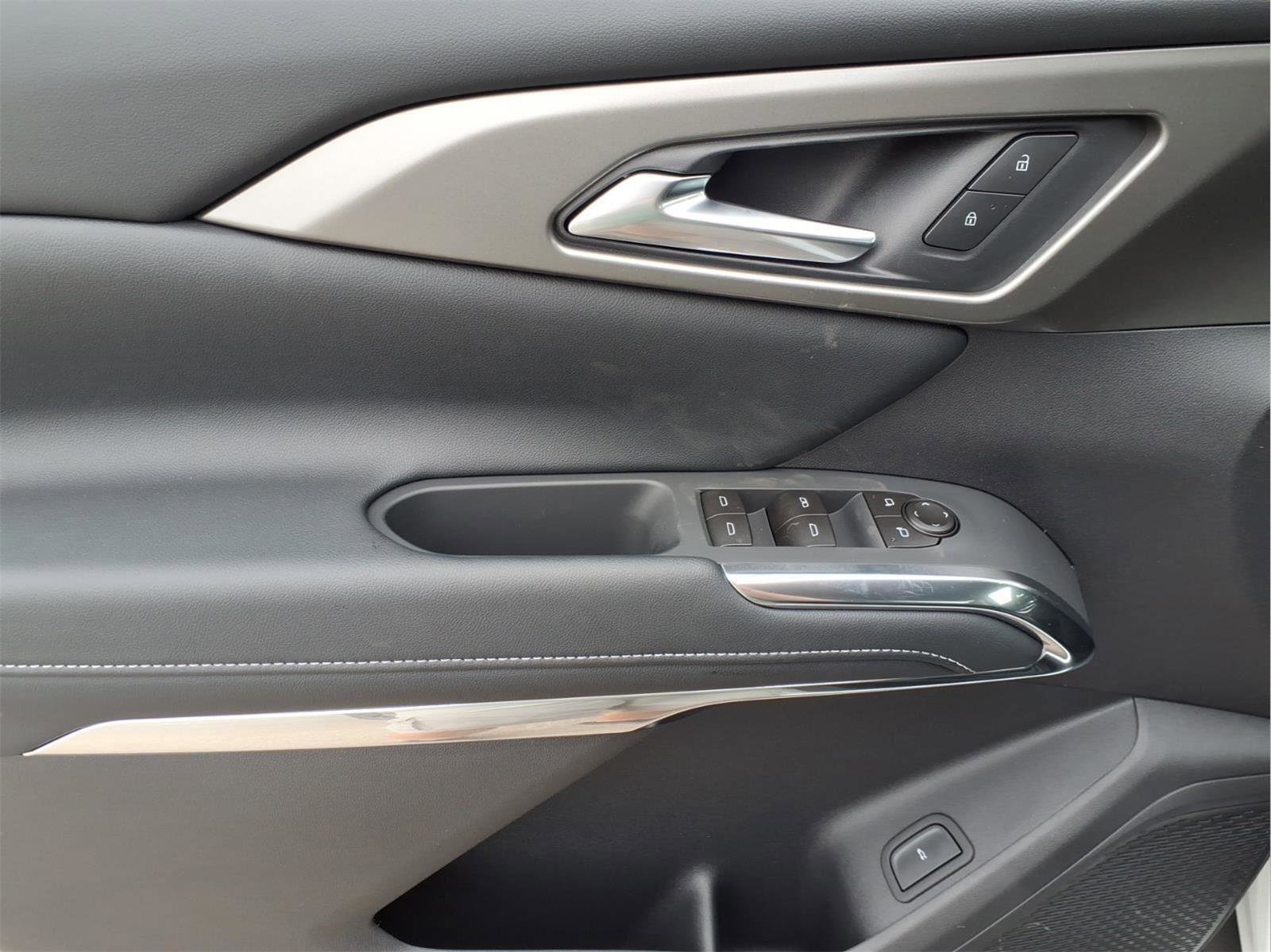 New 2026 Chevrolet Traverse LT image 15