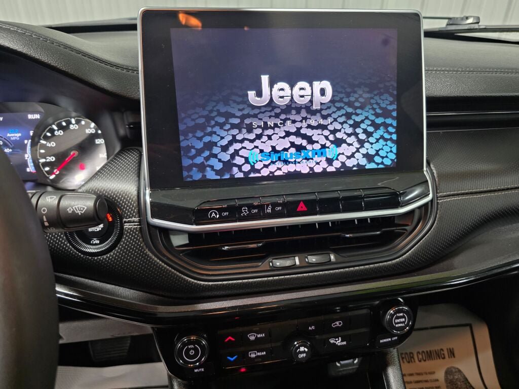 Used 2022 Jeep Compass Latitude AWD/4WD image 12