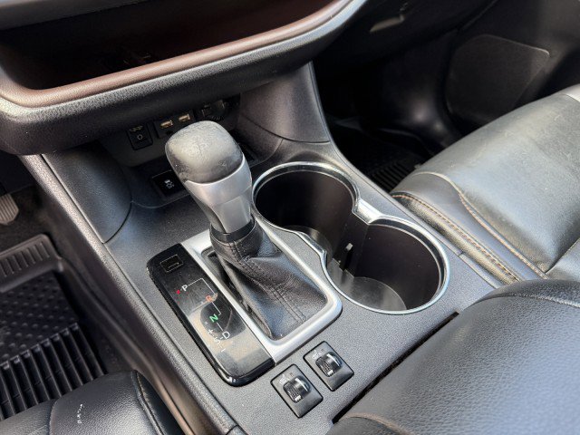 Used 2019 Toyota Highlander XLE image 15