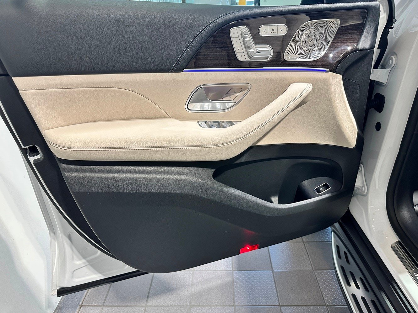 New 2026 Mercedes-Benz GLS 450 4MATIC image 8