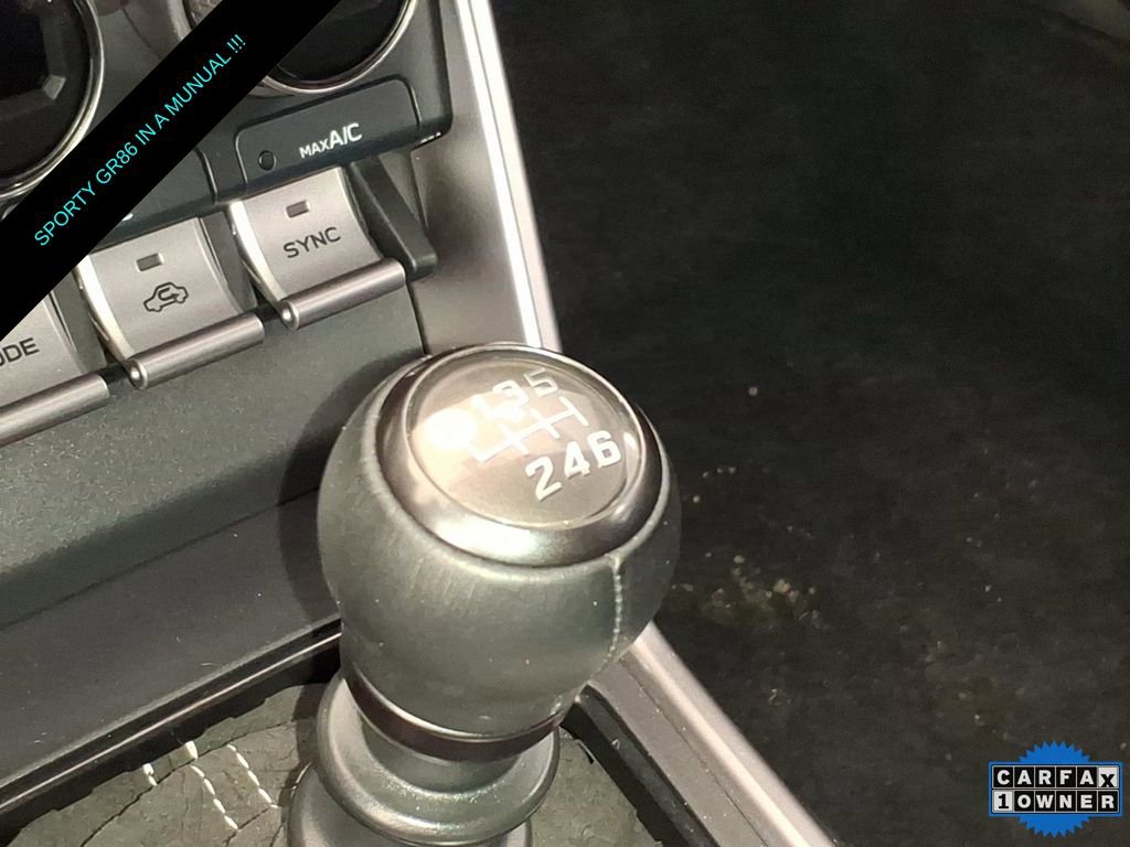 Used 2024 Toyota GR86 Premium image 18