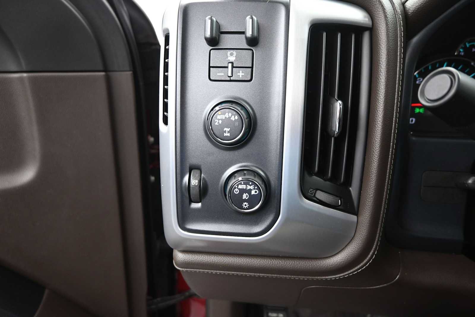 Used 2018 GMC Sierra 1500 SLT AWD/4WD image 14