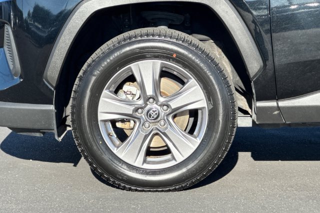 Certified 2025 Toyota RAV4 XLE AWD/4WD image 31