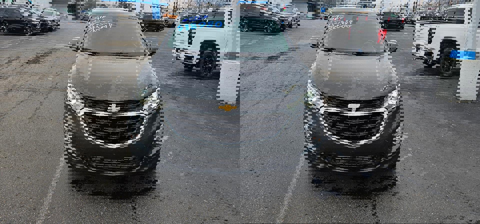 Used 2020 Chevrolet Equinox LT w/ Driver Convenience Package image 2