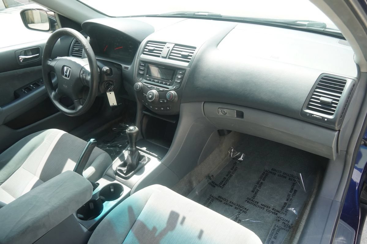 Used 2004 Honda Accord LX image 38