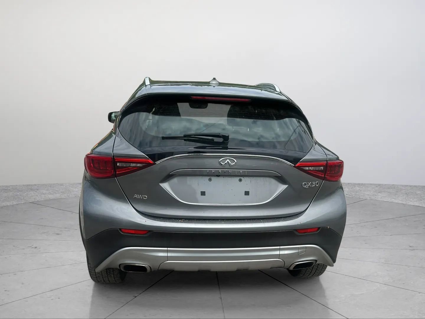 Used 2018 INFINITI QX30 Premium w/ Cargo Package AWD/4WD image 8