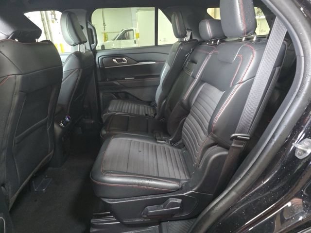 Used 2025 Ford Explorer ST-Line w/ ST-Line Street Pack AWD/4WD image 13