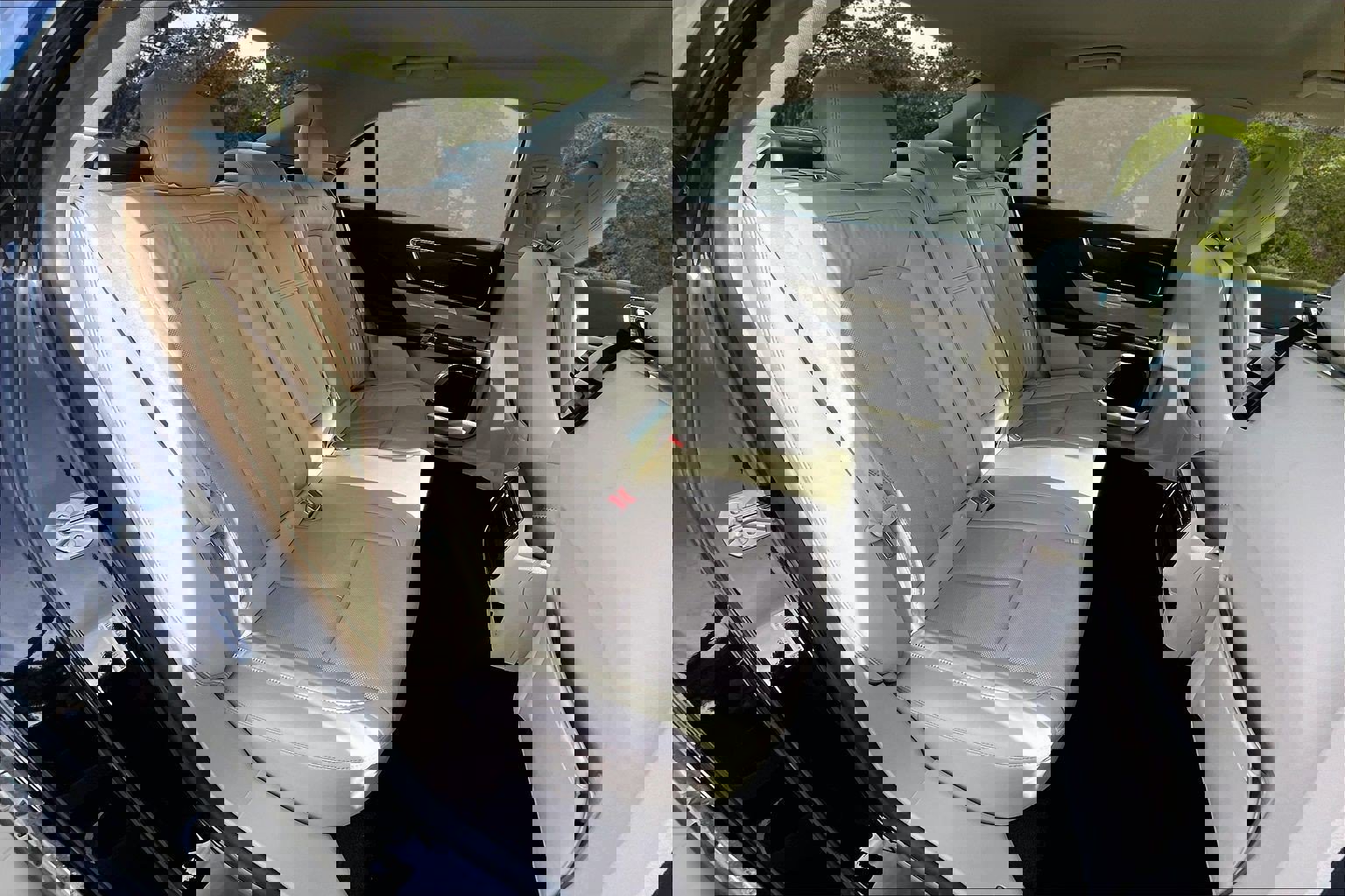 Used 2019 Lincoln Continental Select image 25