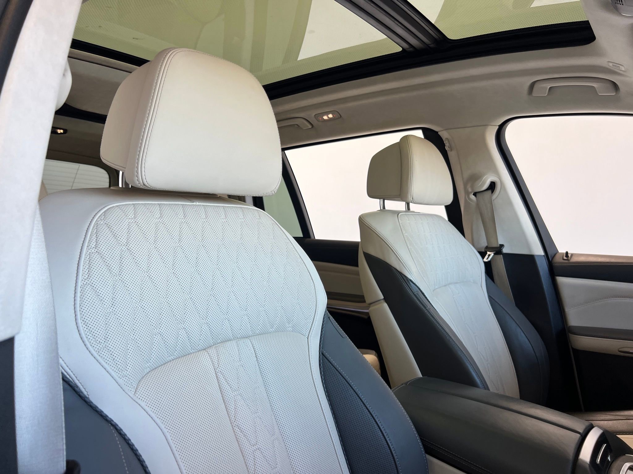 Used 2024 BMW X7 xDrive40i w/ Executive Package image 27
