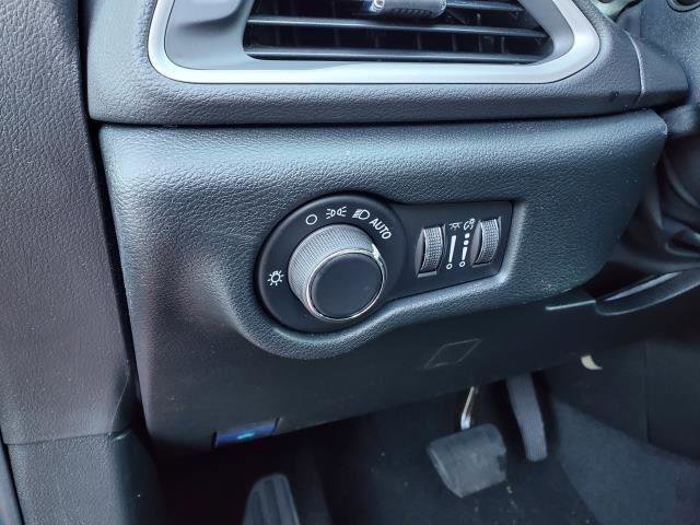 Used 2026 Chrysler Voyager LX image 8