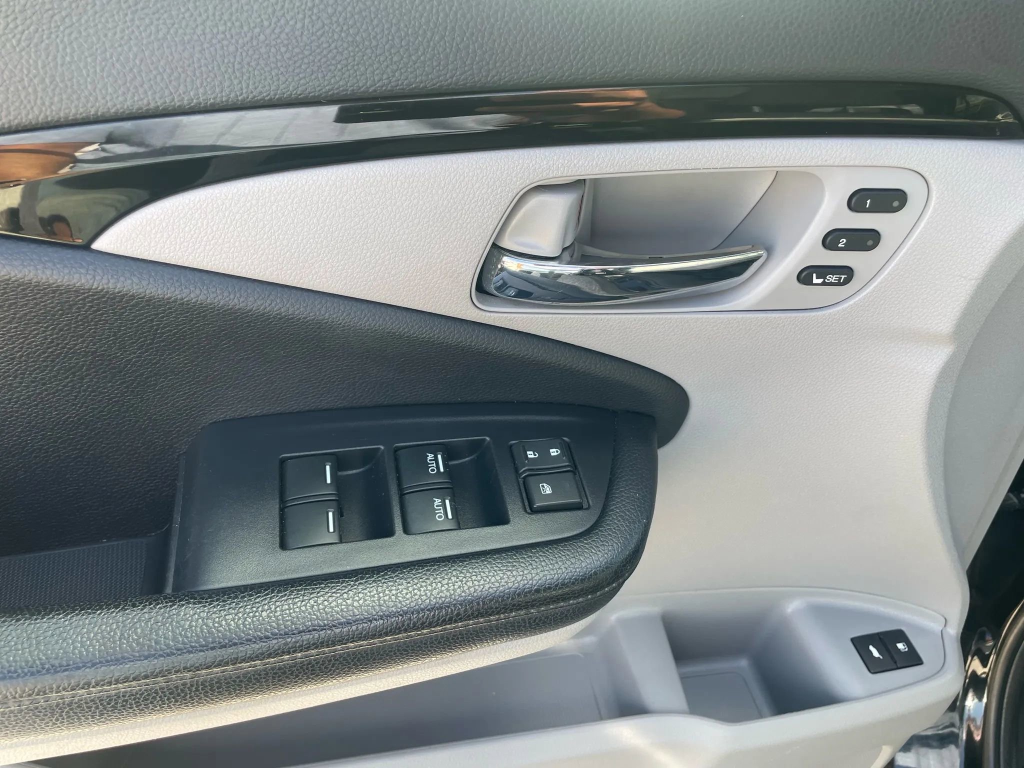 Used 2019 Honda Pilot Elite image 12