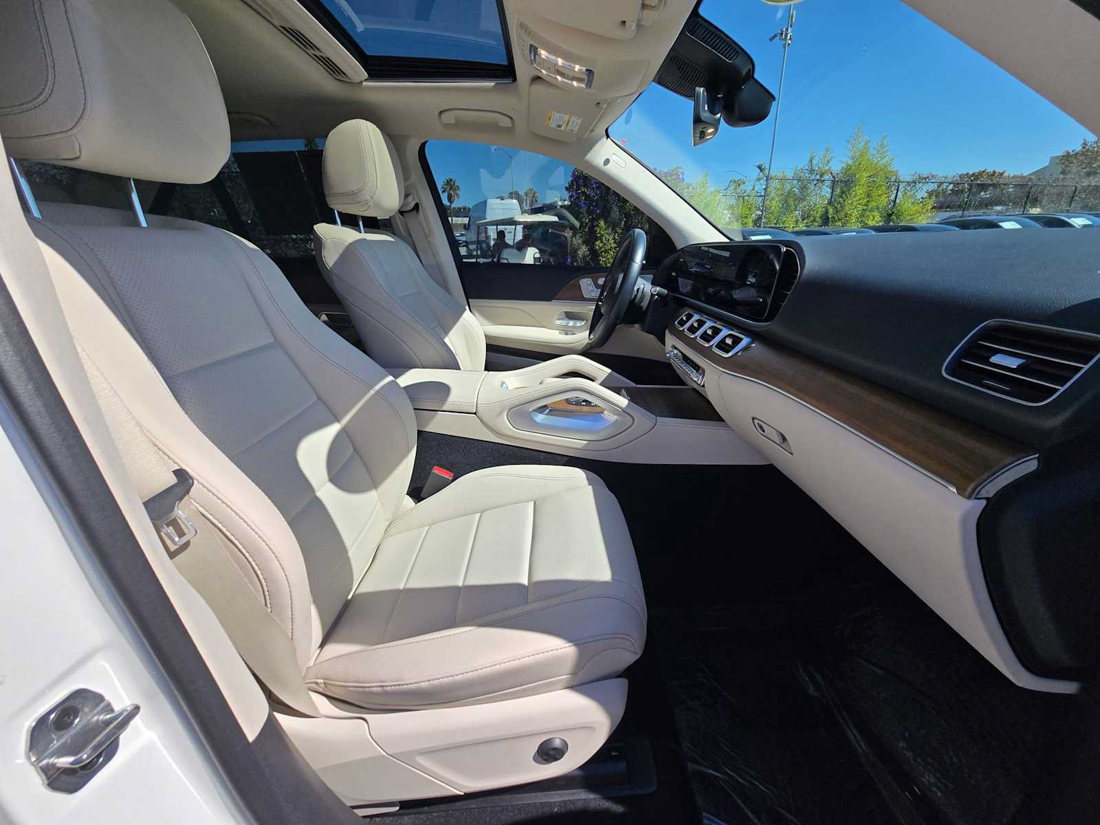 Used 2022 Mercedes-Benz GLE 350 4MATIC w/ AMG Line Exterior image 11