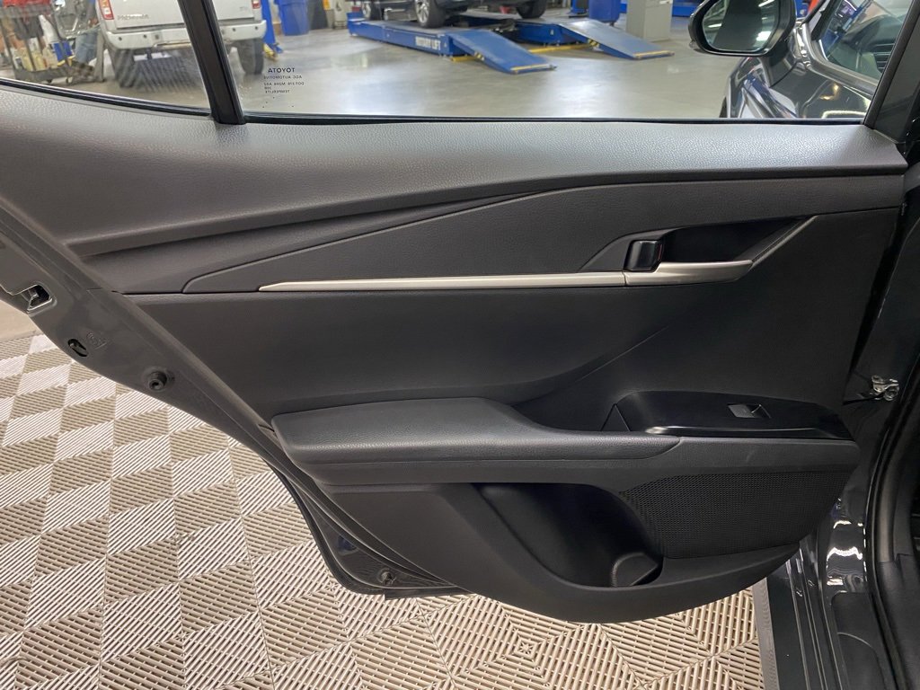 Used 2025 Toyota Camry Hybrid image 21