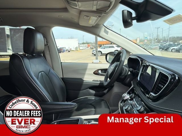 Used 2024 Chrysler Pacifica Limited FWD video 2