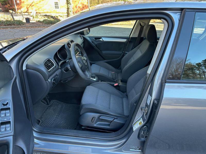 Used 2011 Volkswagen Golf 4-Door image 20