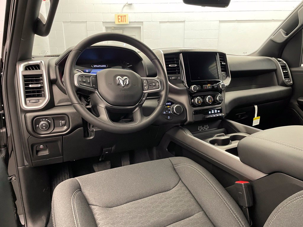 New 2026 RAM 1500 Express AWD/4WD image 12
