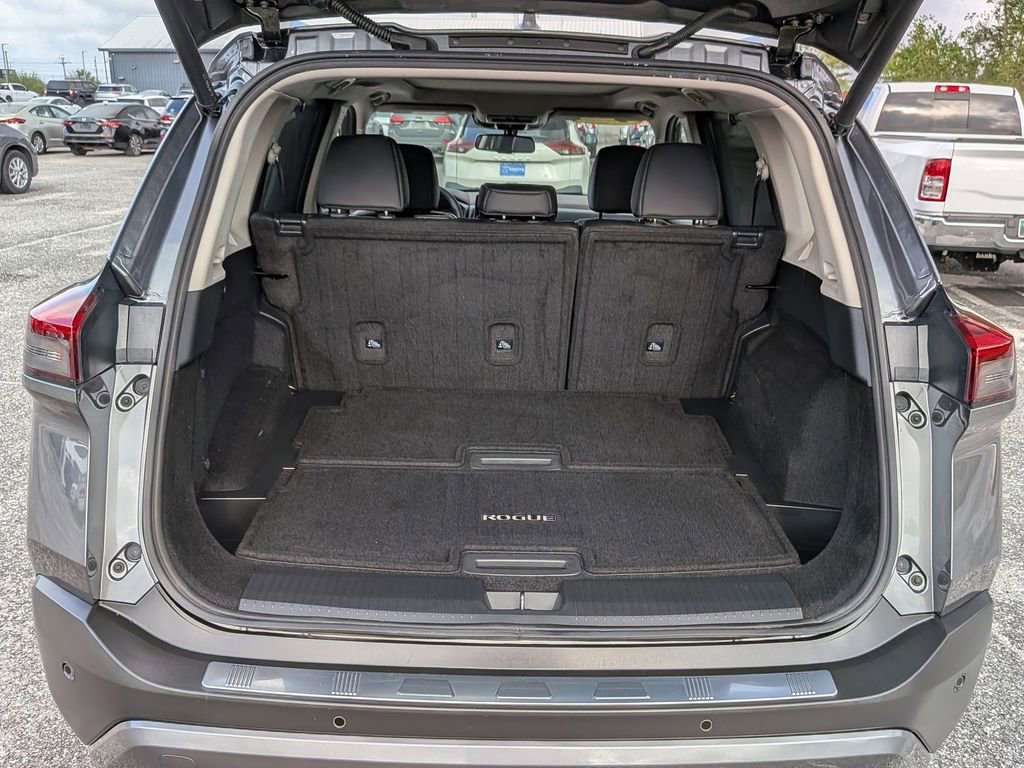 Used 2023 Nissan Rogue SL w/ SL Premium Package image 28