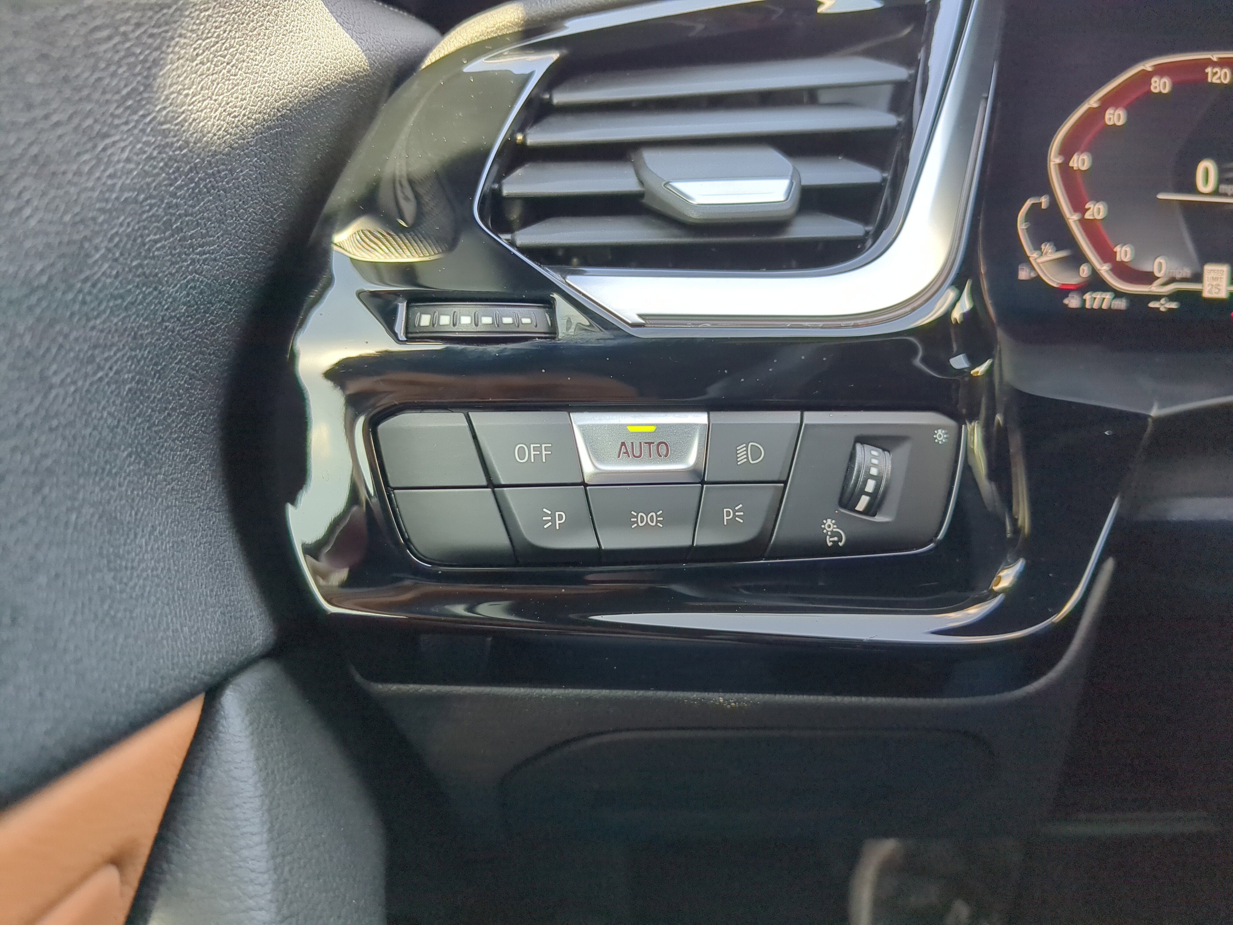 Used 2019 BMW Z4 sDrive30i w/ Executive Package image 30