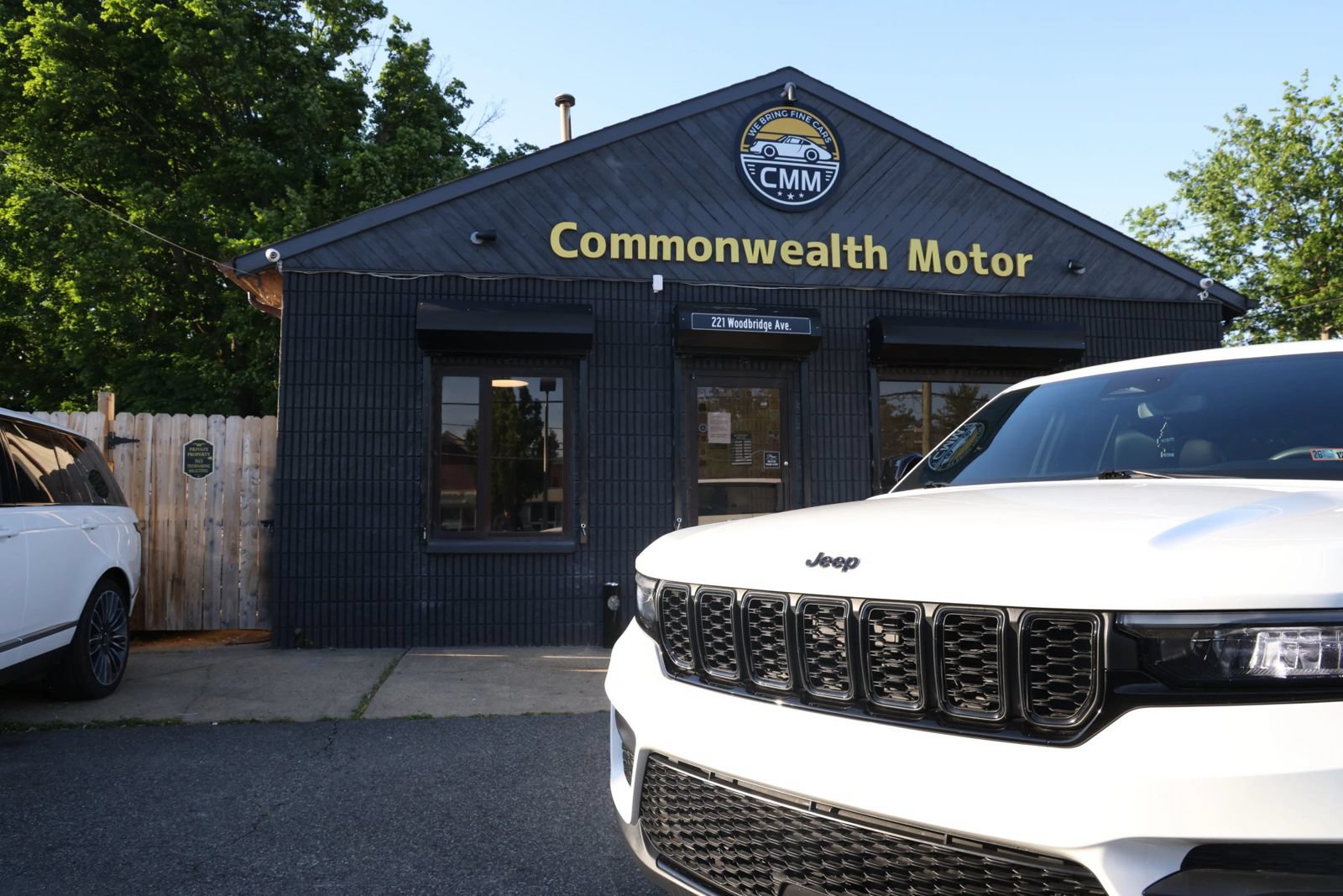Used 2023 Jeep Grand Cherokee Altitude AWD/4WD image 11