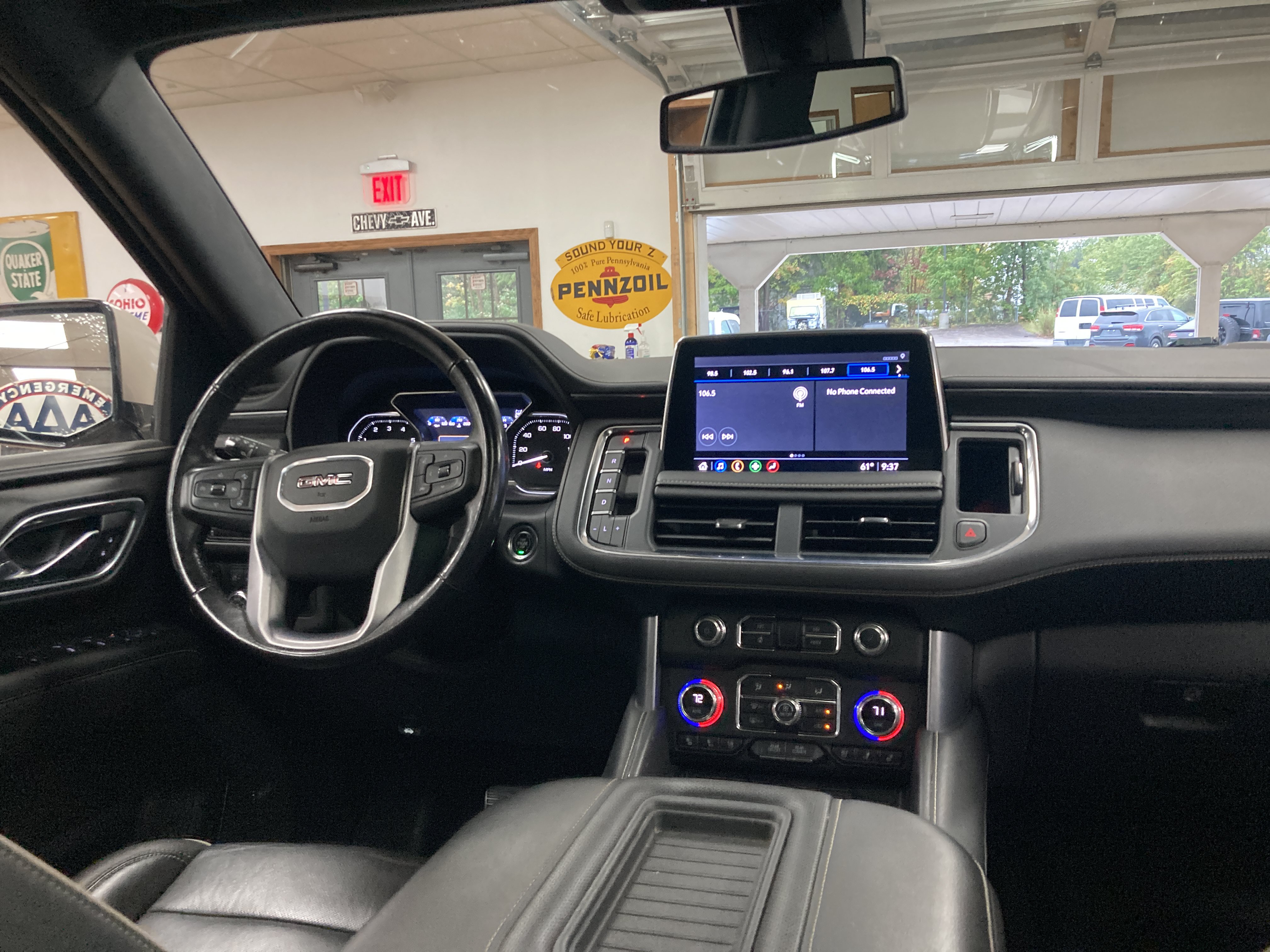Used 2021 GMC Yukon SLT w/ SLT Premium Package AWD/4WD image 22