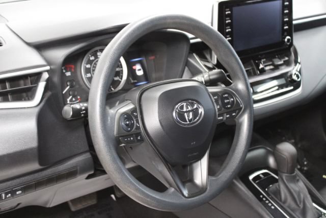 Used 2020 Toyota Corolla LE FWD image 12