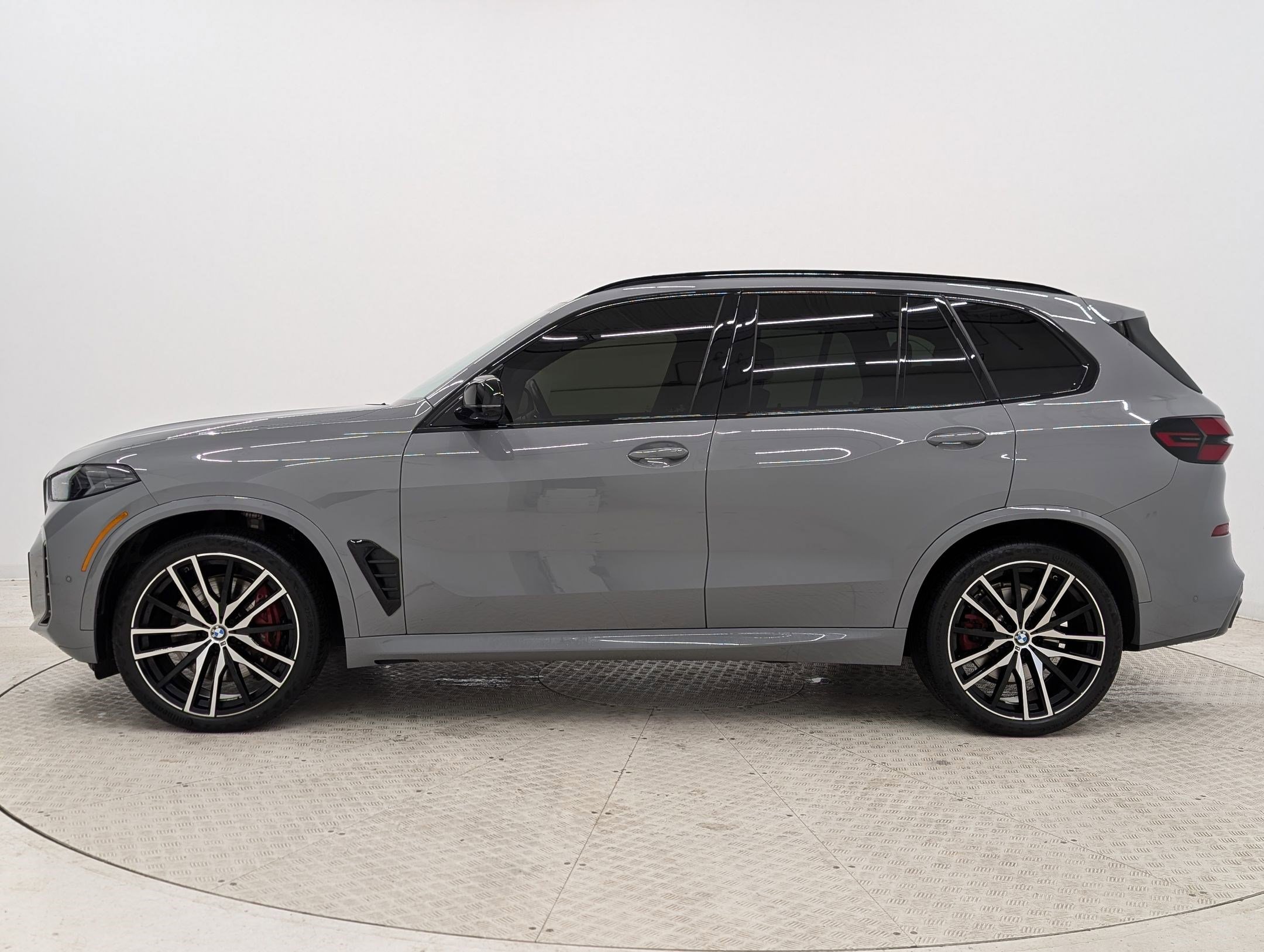 Certified 2024 BMW X5 M60i image 2