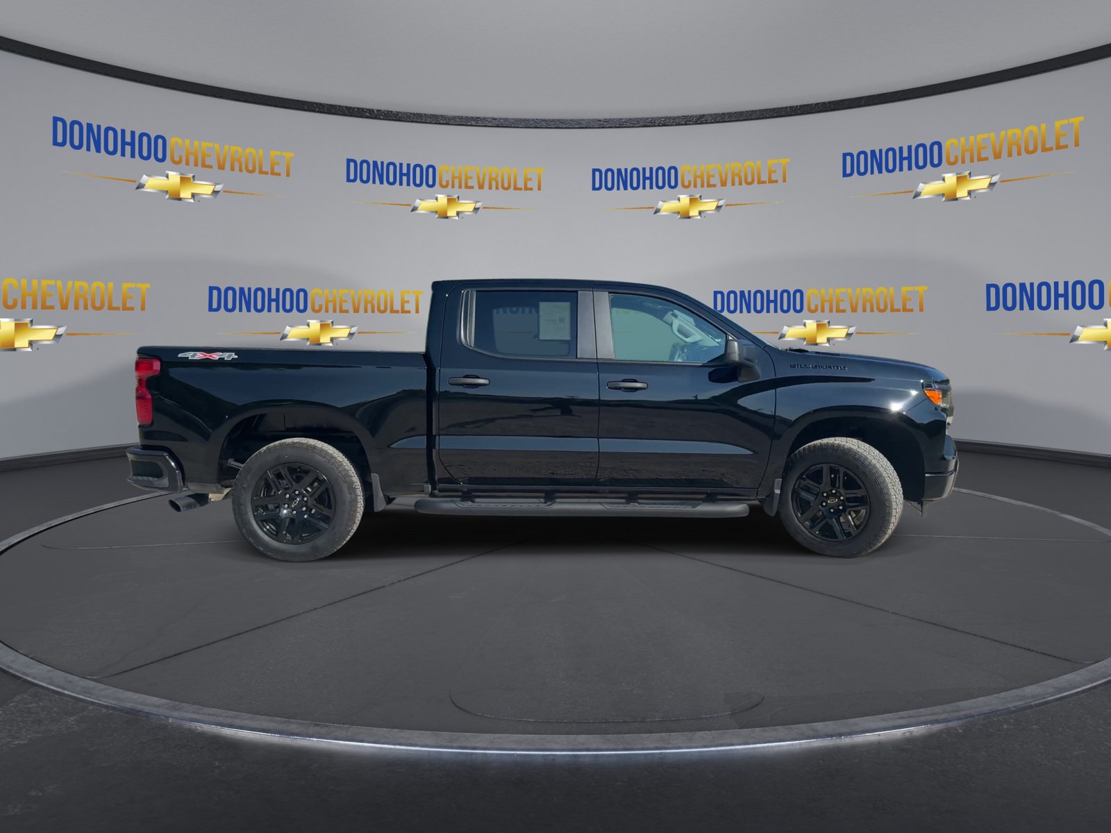 Used 2026 Chevrolet Silverado 1500 Custom w/ Turbomax Blackout Package AWD/4WD image 10