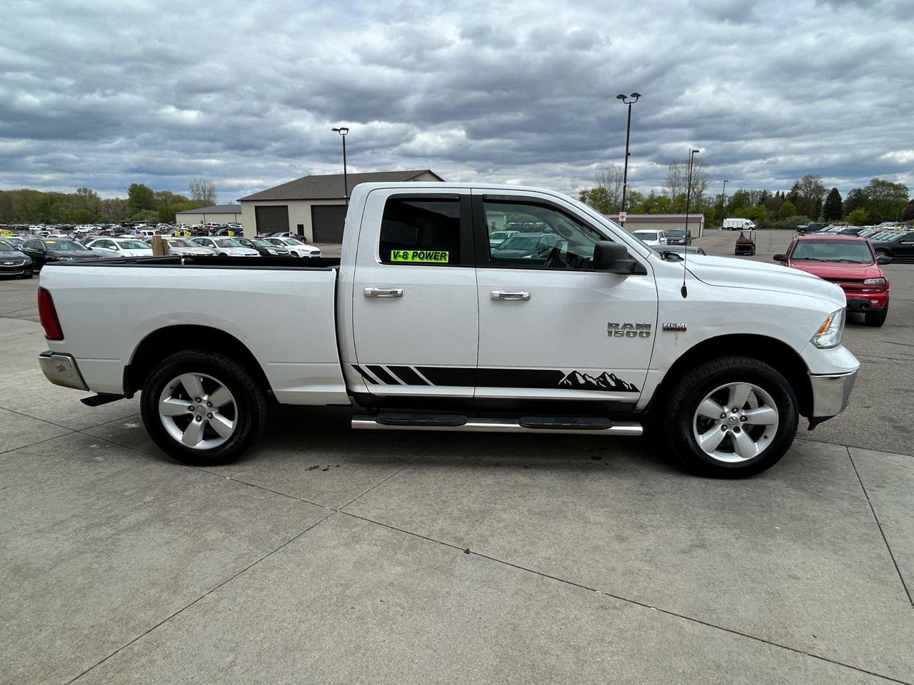 Used 2015 RAM 1500 Classic SLT AWD/4WD image 4