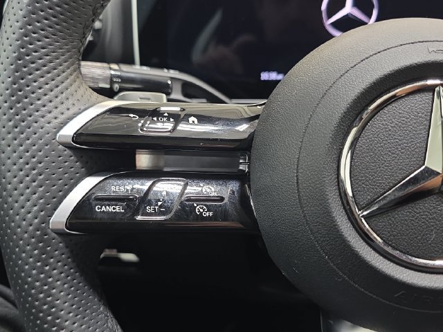 Used 2025 Mercedes-Benz C 300 4MATIC Sedan image 16