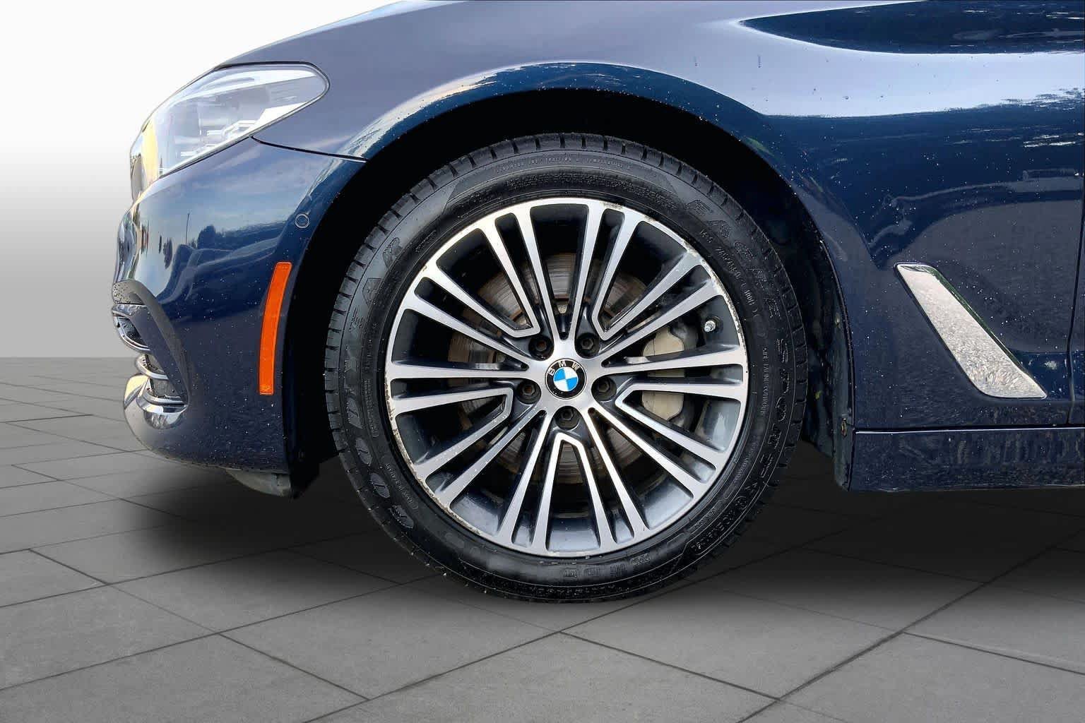 Used 2017 BMW 540i xDrive AWD/4WD image 11
