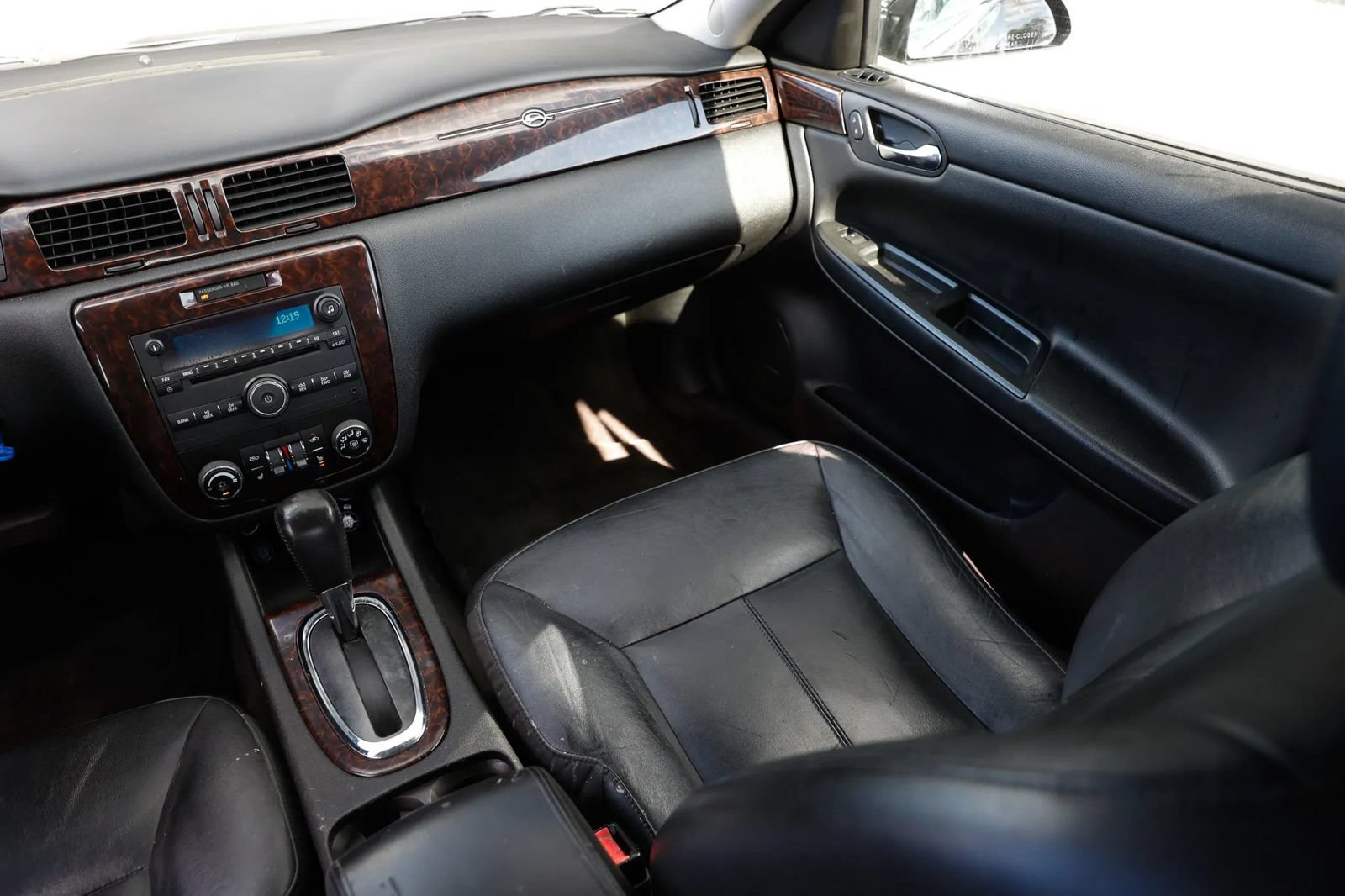 Used 2013 Chevrolet Impala LTZ FWD image 14