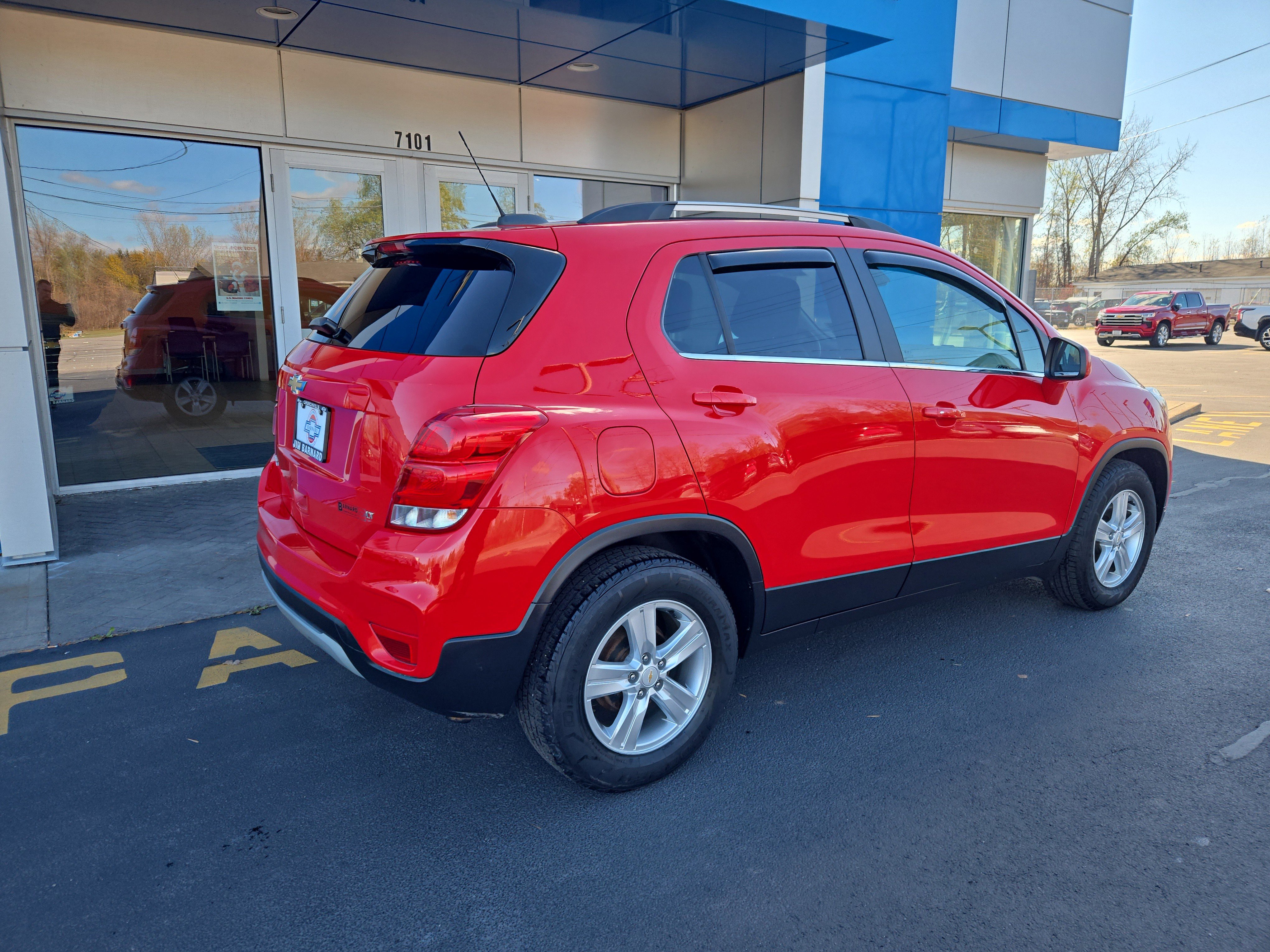 Used 2020 Chevrolet Trax LT w/ LT Convenience Package image 12