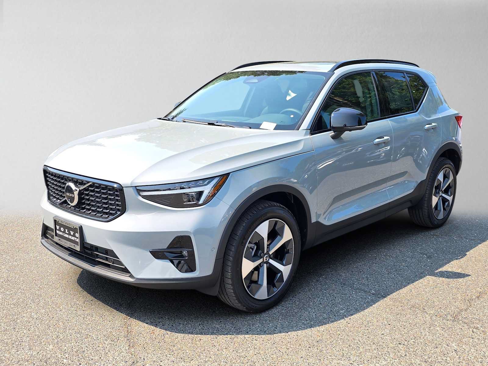 New 2026 Volvo XC40 B5 Plus w/ Protection Package Premier AWD/4WD image 7