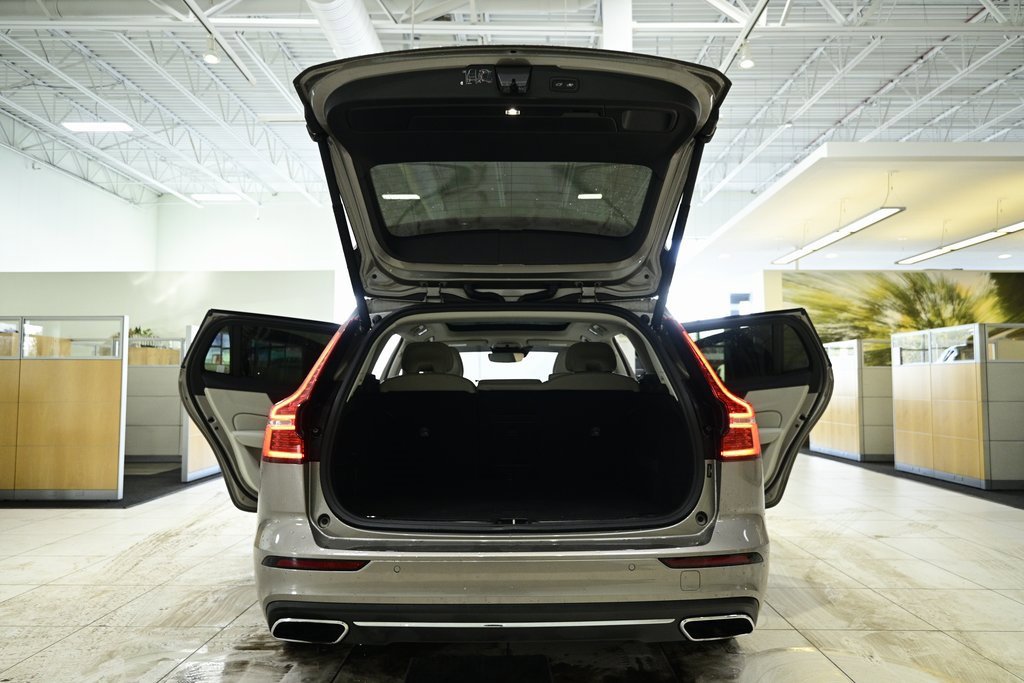 Used 2019 Volvo V60 T6 Inscription image 22