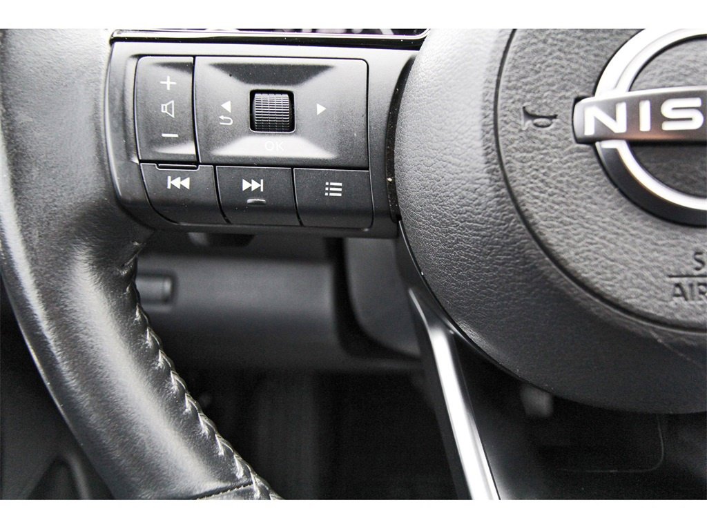 Used 2022 Nissan Pathfinder SV image 8