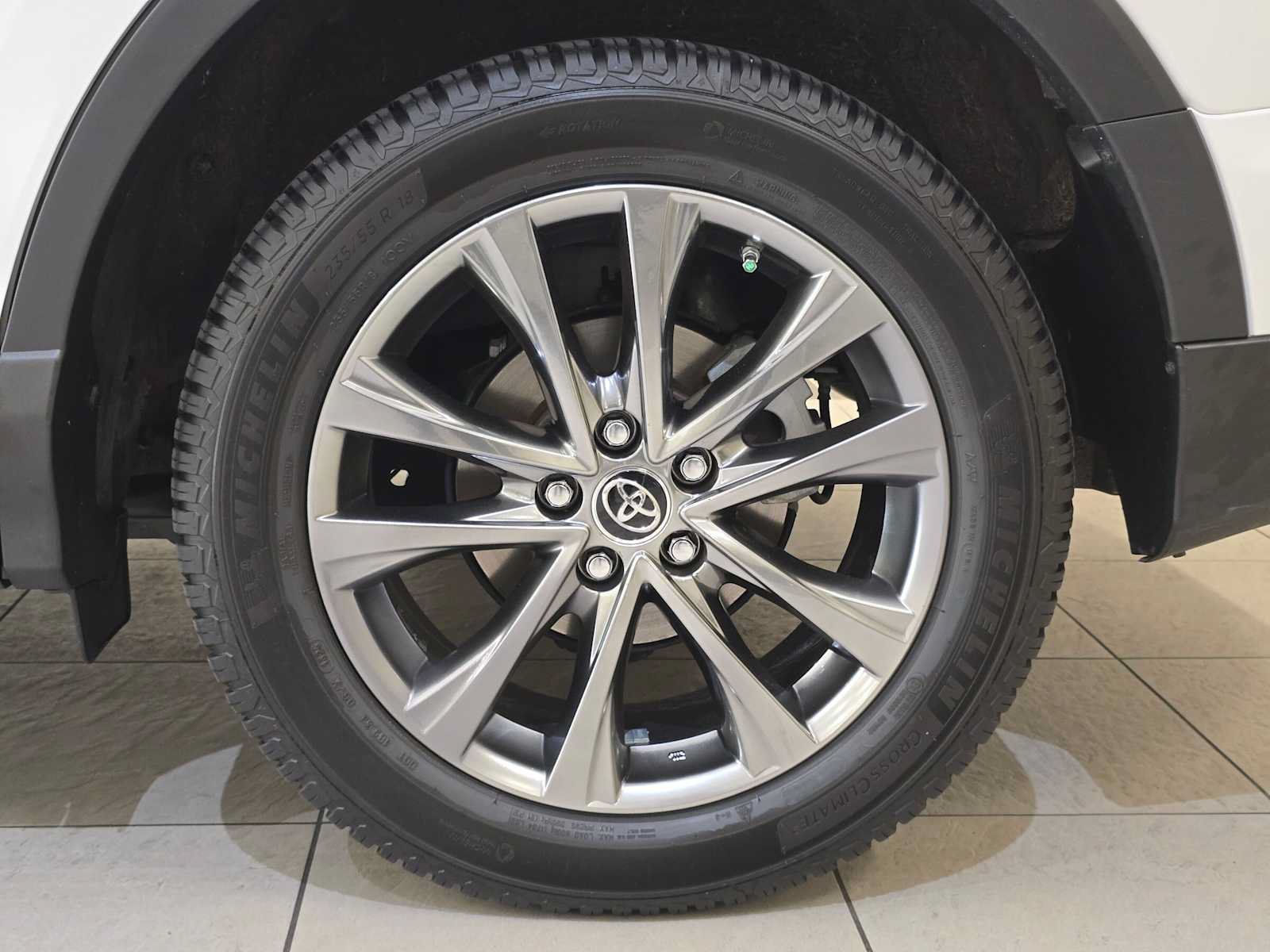 Used 2018 Toyota RAV4 Limited AWD/4WD image 8