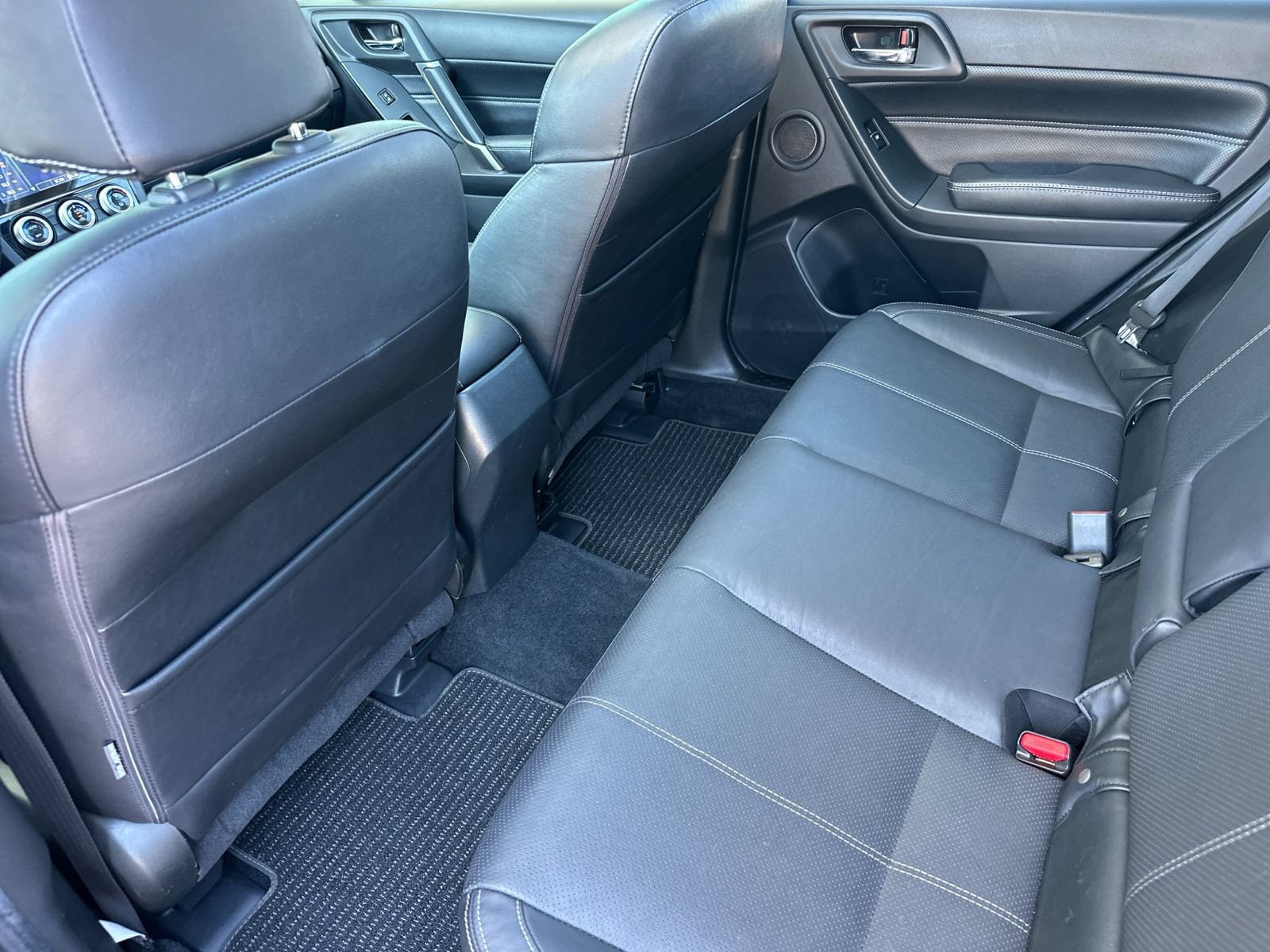 Used 2017 Subaru Forester 2.5i Touring AWD/4WD image 12