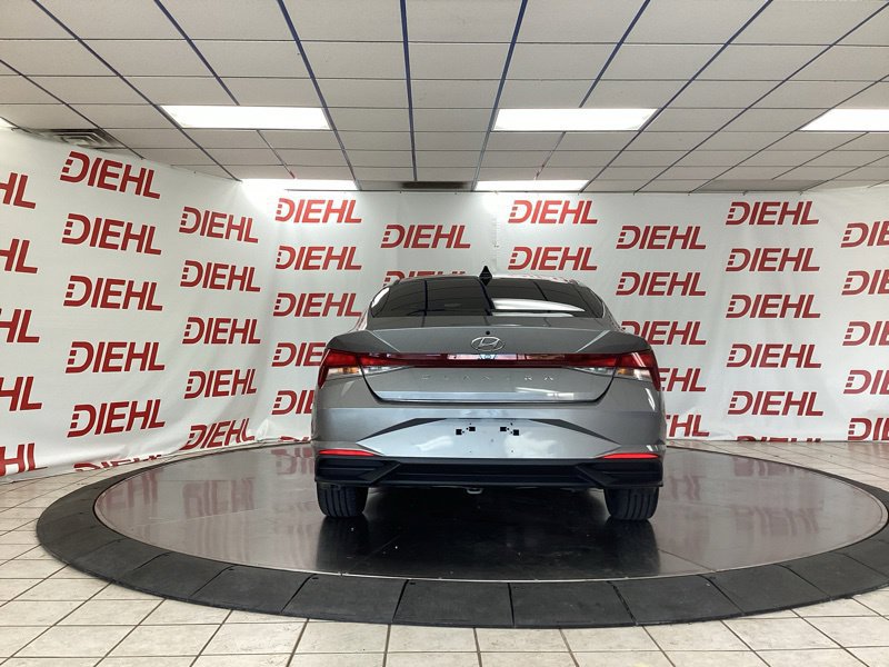 Used 2023 Hyundai Elantra SEL w/ Convenience Package FWD image 6