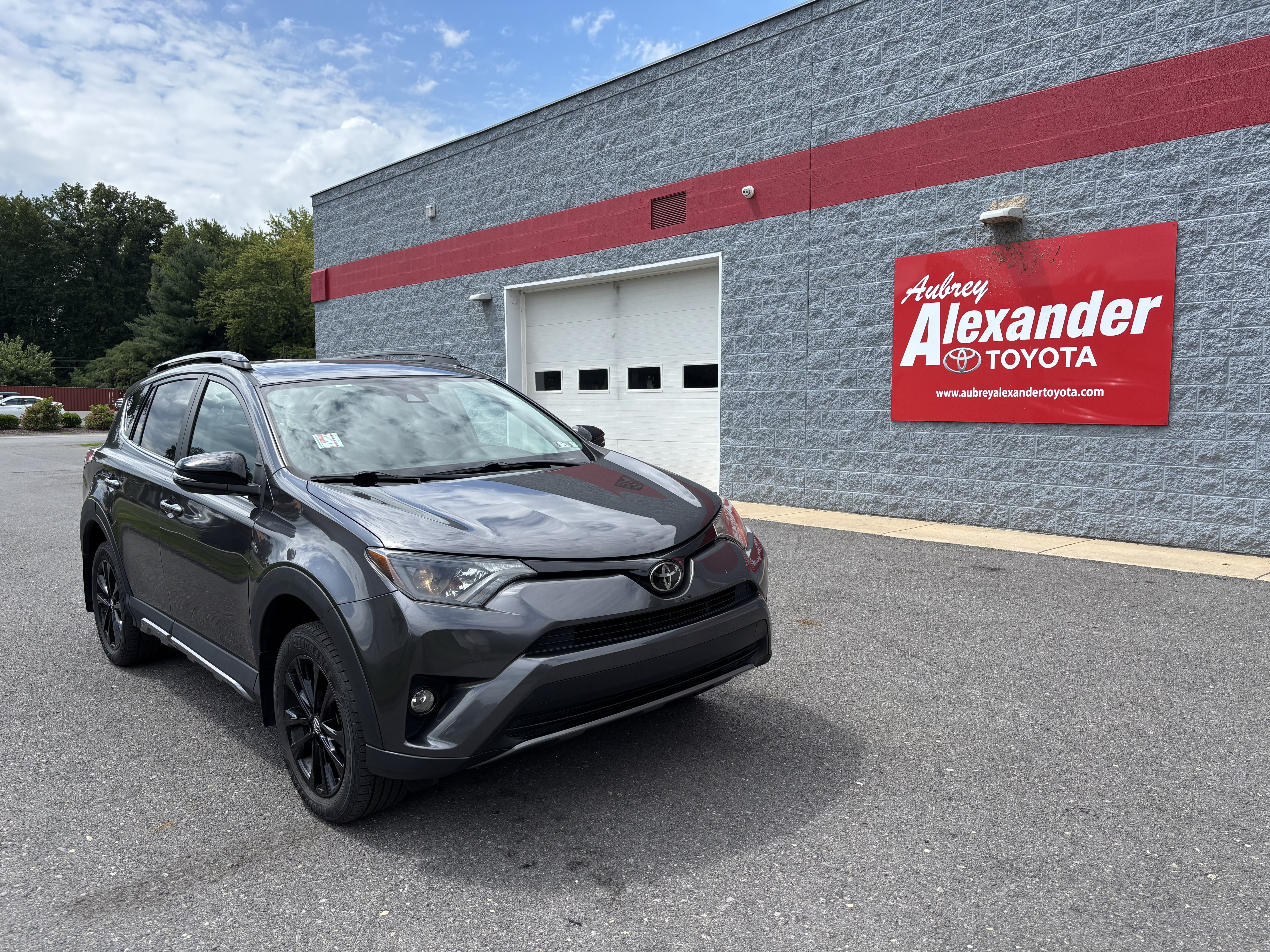 Used 2018 Toyota RAV4 Adventure w/ Plus Extra Value Package AWD/4WD video 1