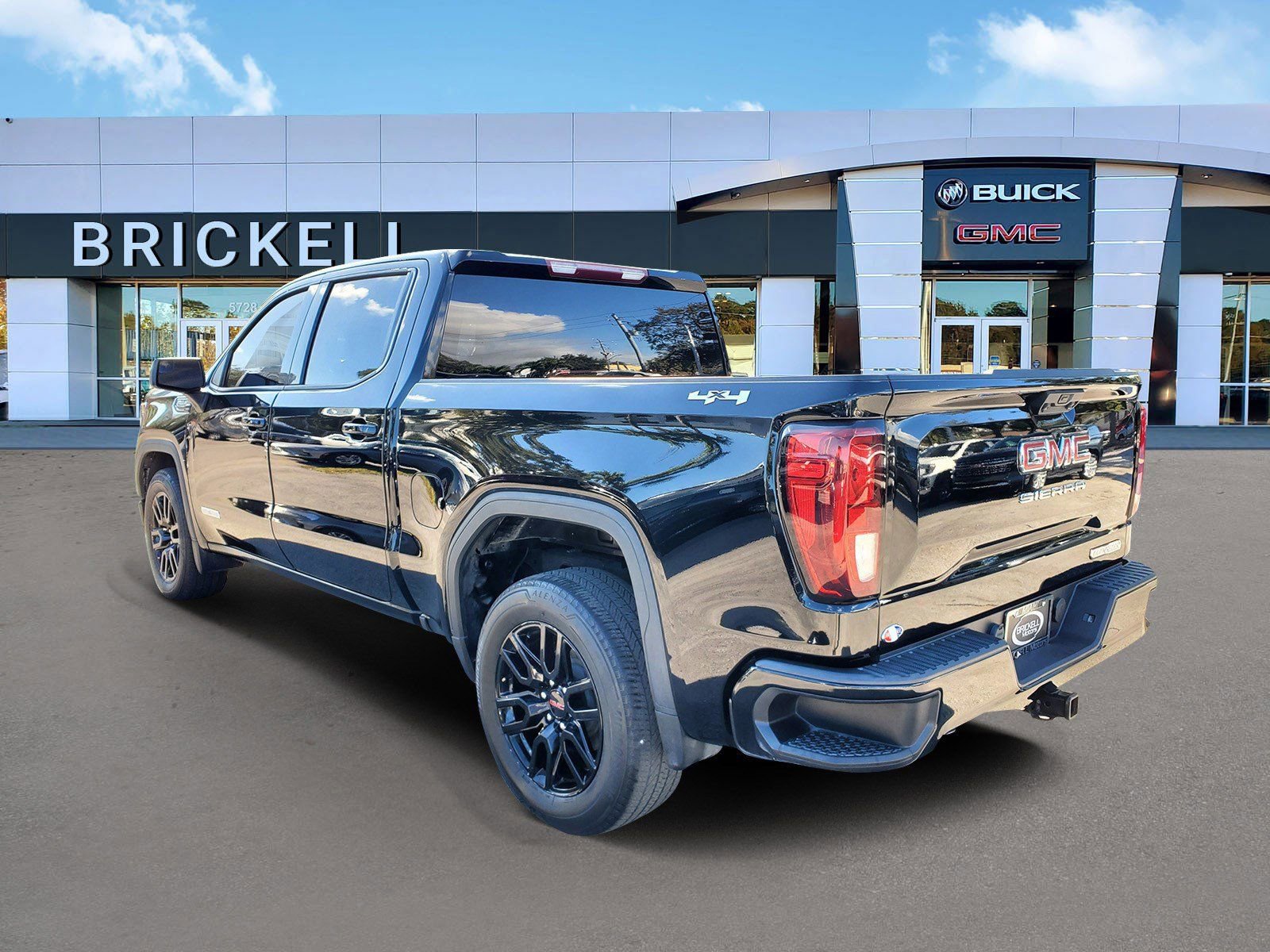 Used 2023 GMC Sierra 1500 Elevation AWD/4WD image 4