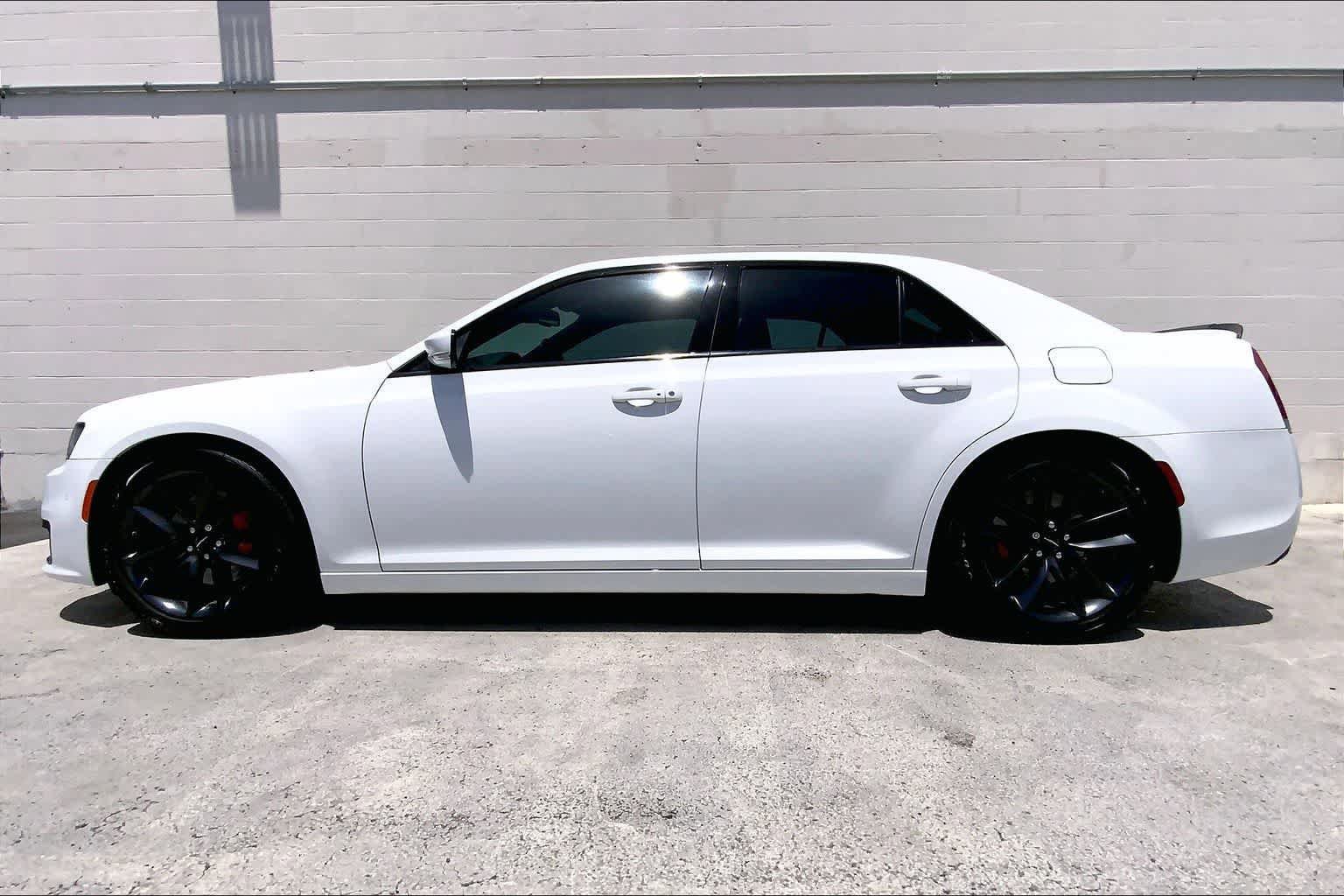 Used 2023 Chrysler 300 C RWD image 4
