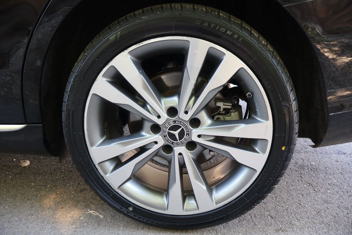 Used 2018 Mercedes-Benz C 300 4MATIC Sedan w/ Premium Package image 42