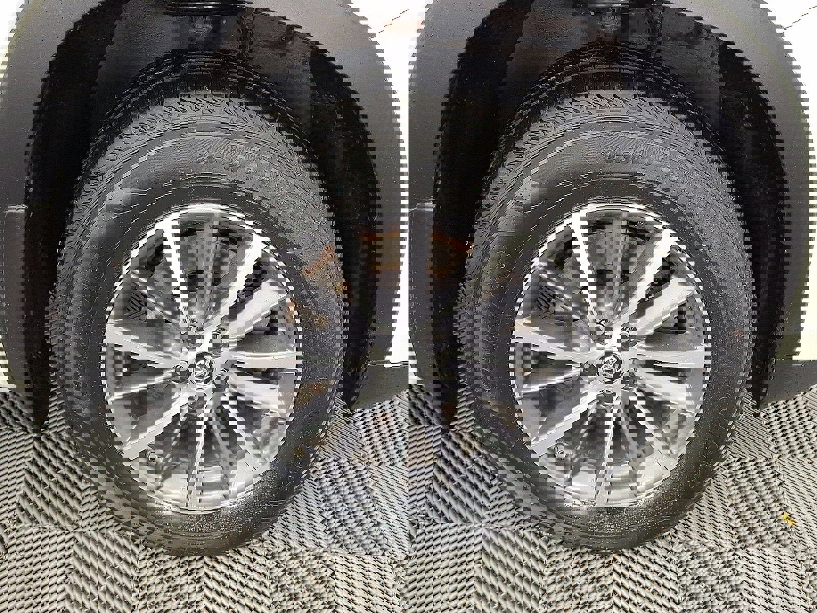 Used 2018 Toyota Highlander XLE AWD/4WD image 27