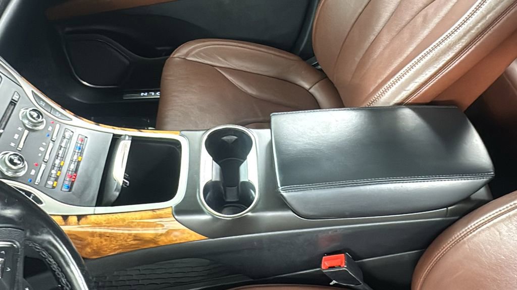 Used 2016 Lincoln MKX Reserve w/ Climate Package image 34