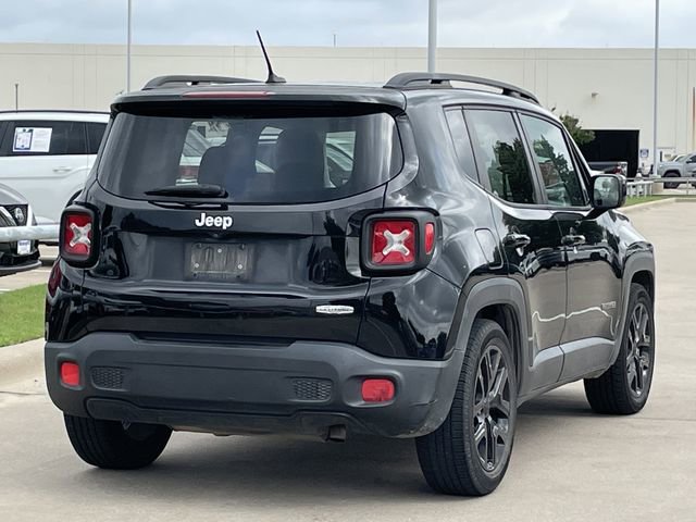 Used 2015 Jeep Renegade Latitude FWD image 4