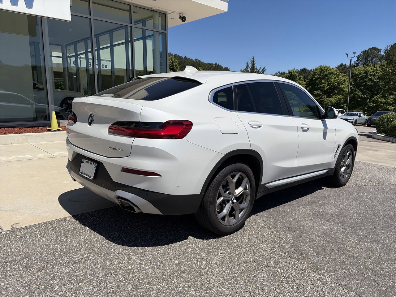 Used 2025 BMW X4 xDrive30i AWD/4WD image 8