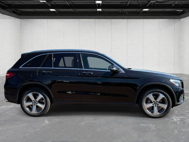Used 2019 Mercedes-Benz GLC 300 4MATIC image 4
